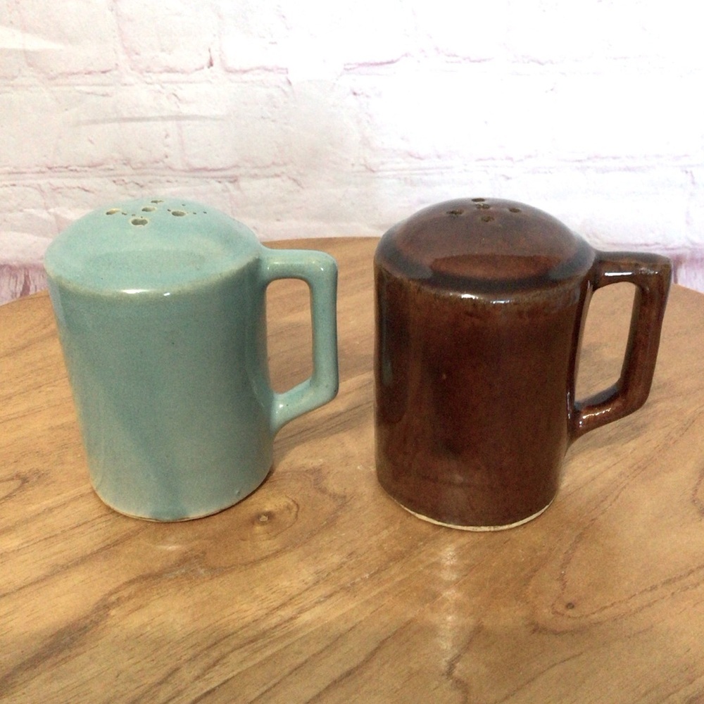 Vintage Red Wing Provincial Oomph Handled Salt and Pepper Shaker Pair